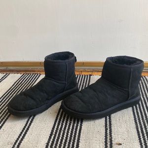 mini short black ugg boots